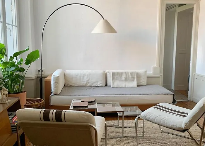 Appartement Spacieux Et Lumineux Place Delille